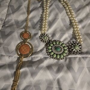 Elegant Pearl and Mint Green Necklace